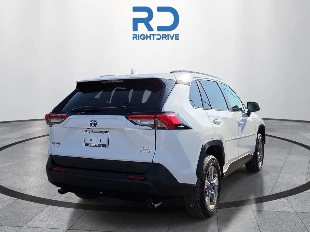 Toyota RAV4 photo 3