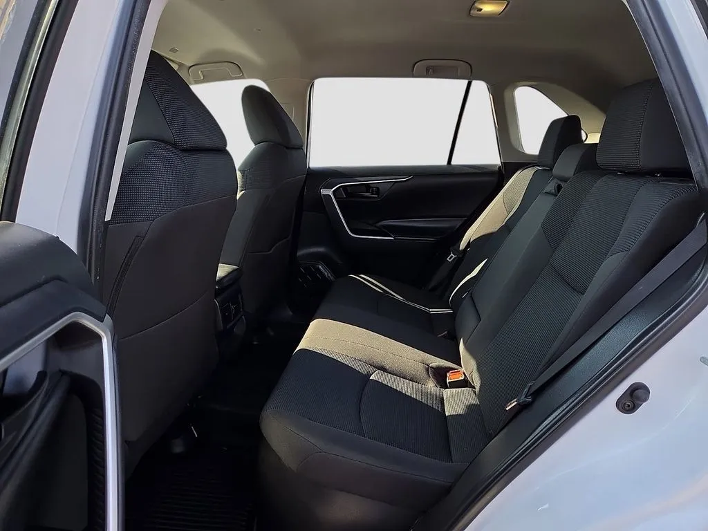 Toyota RAV4 photo 14