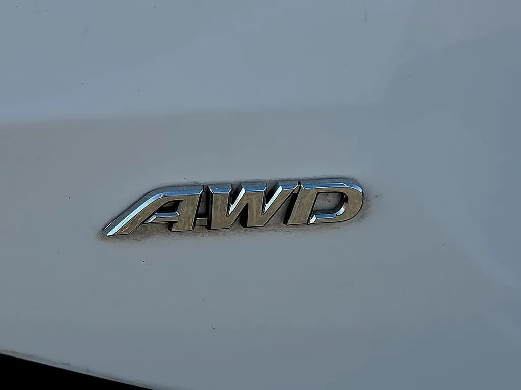 Toyota RAV4 photo 10