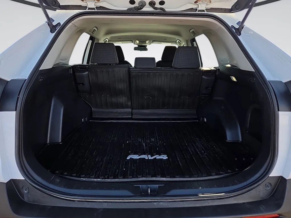 Toyota RAV4 photo 13
