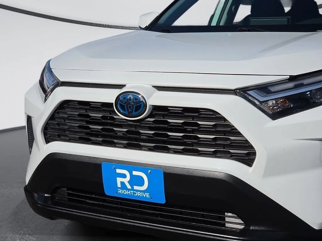 Toyota RAV4 photo 7