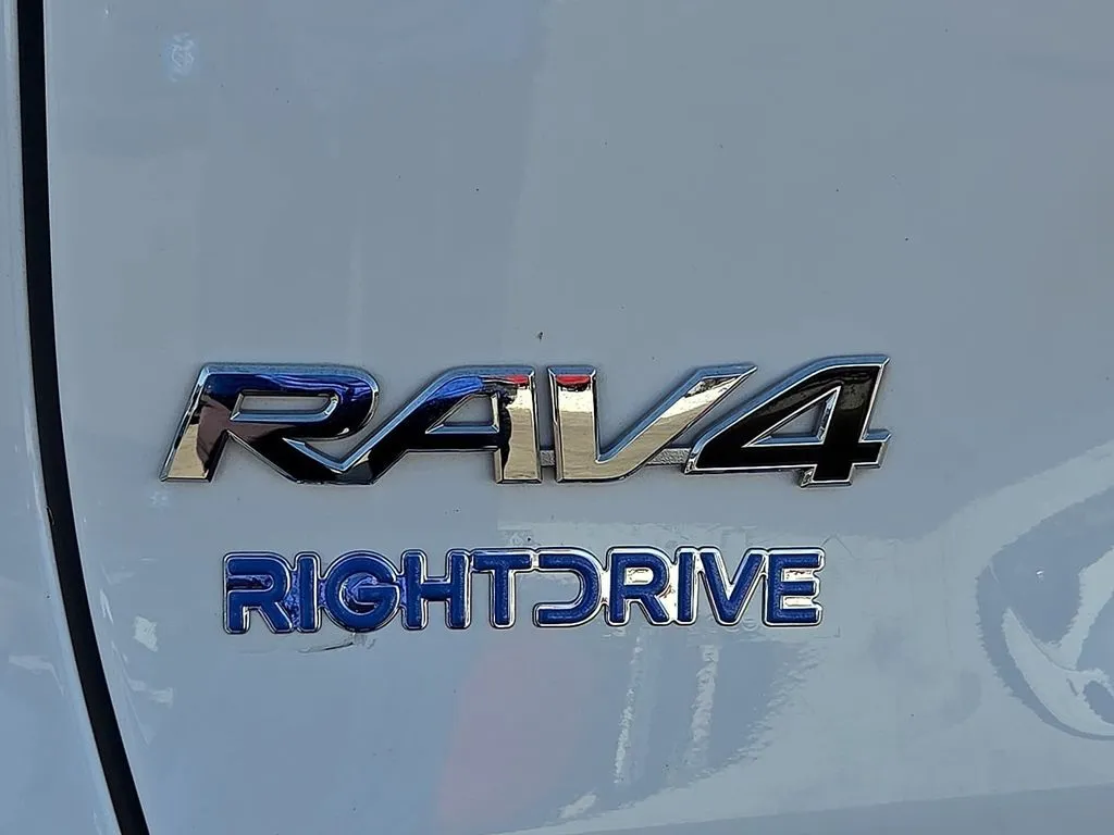 Toyota RAV4 photo 12