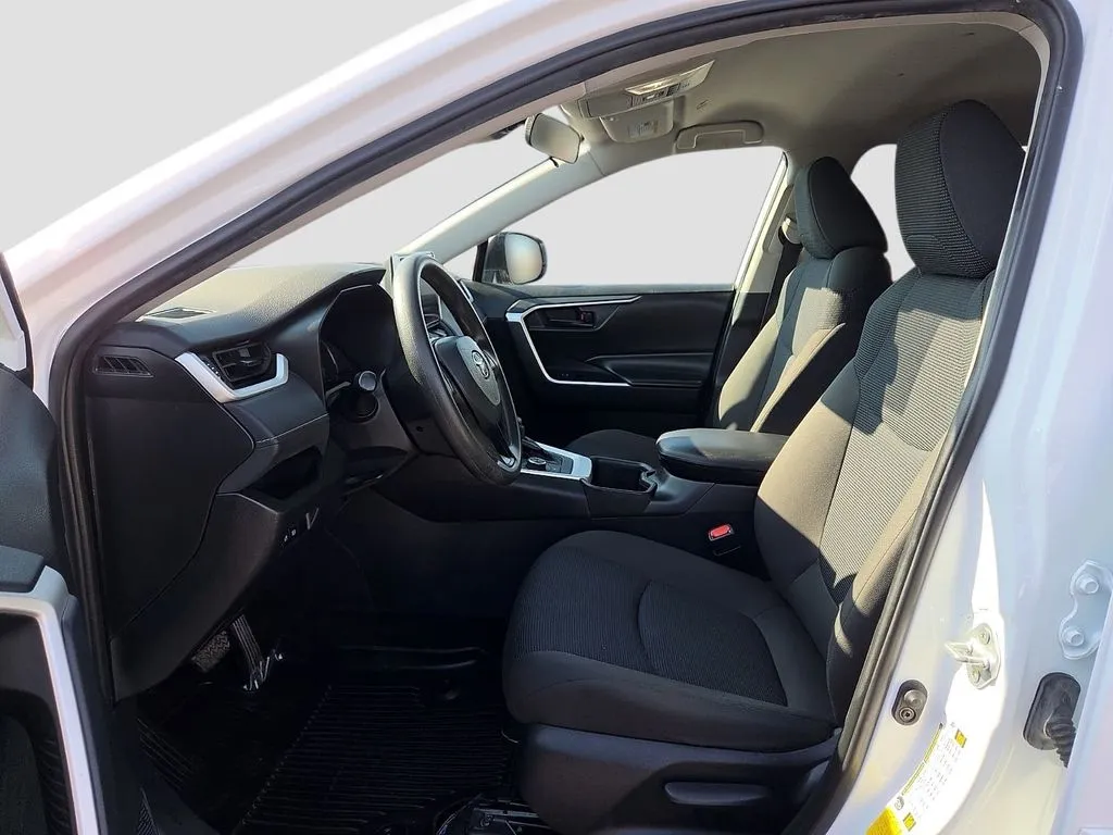 Toyota RAV4 photo 19