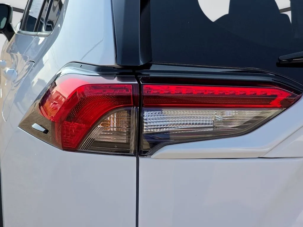 Toyota RAV4 photo 11