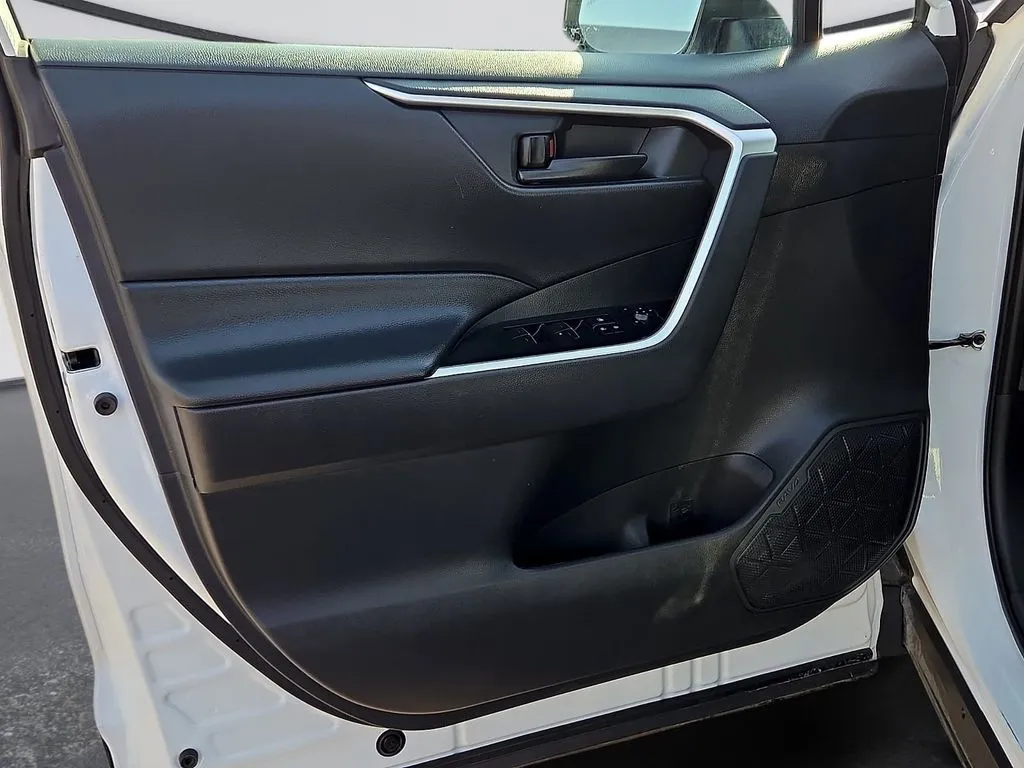 Toyota RAV4 photo 16