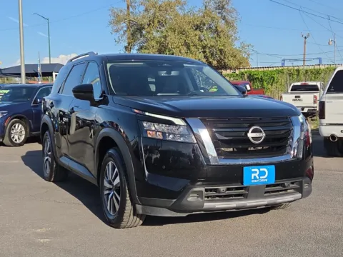 Black 2025 Nissan Pathfinder SL for sale in El Paso, TX