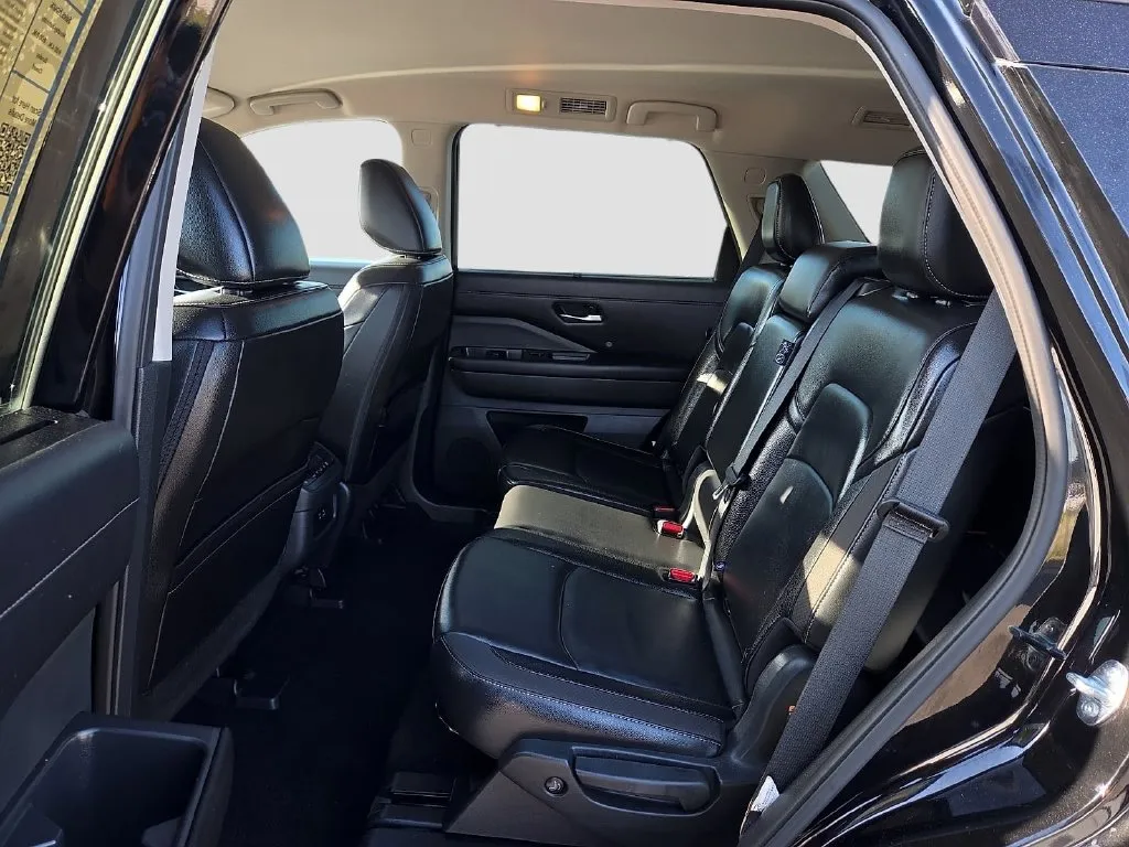 Nissan Pathfinder photo 14