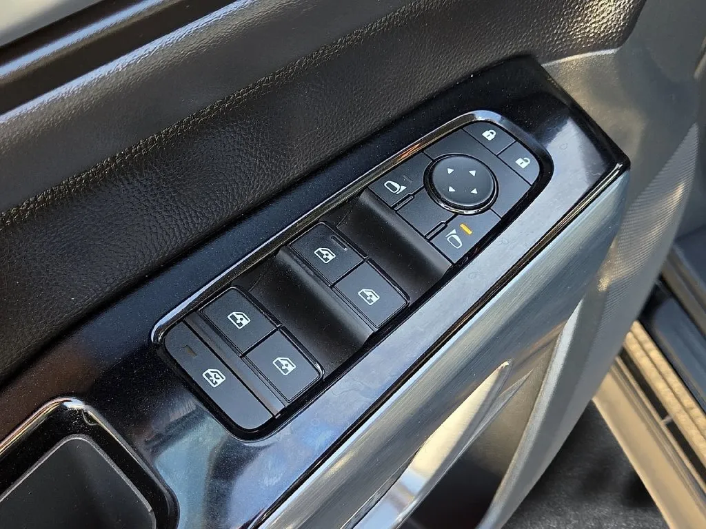 Nissan Pathfinder photo 17