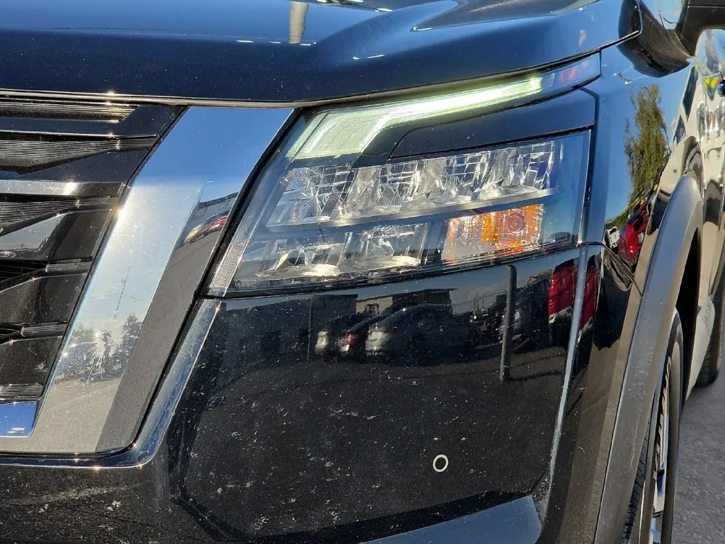 Nissan Pathfinder photo 8