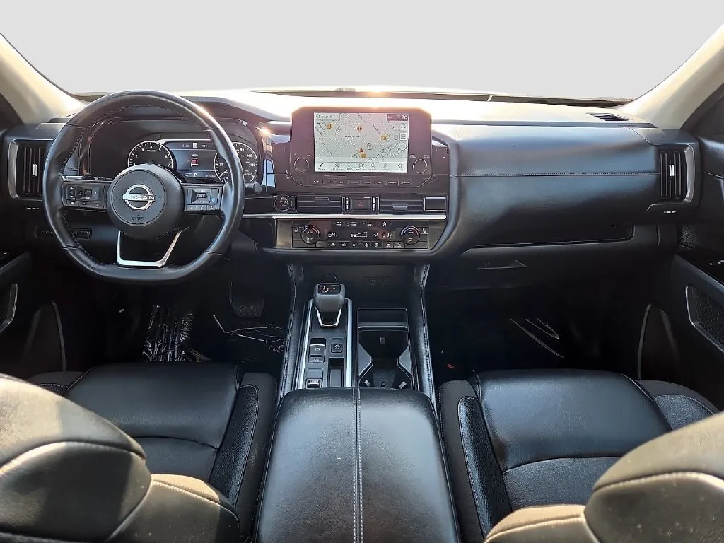 Nissan Pathfinder photo 15