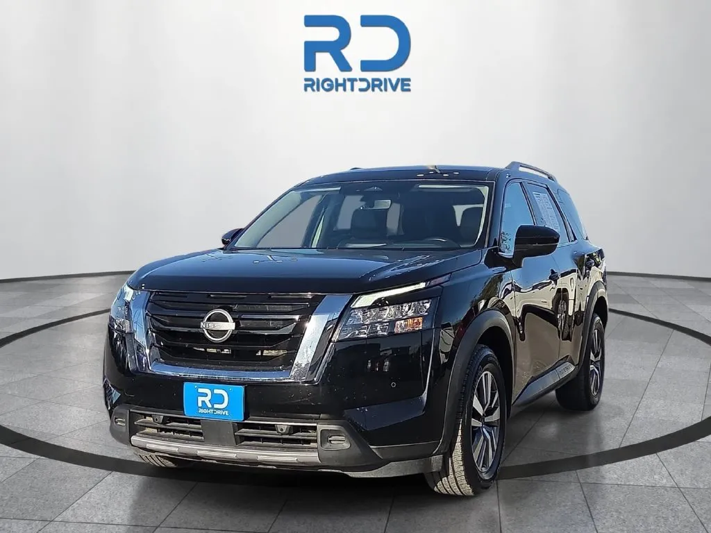 Nissan Pathfinder photo 6