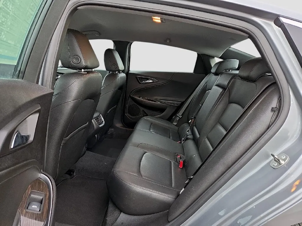 Chevrolet Malibu photo 15