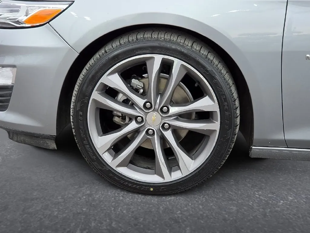 Chevrolet Malibu photo 9