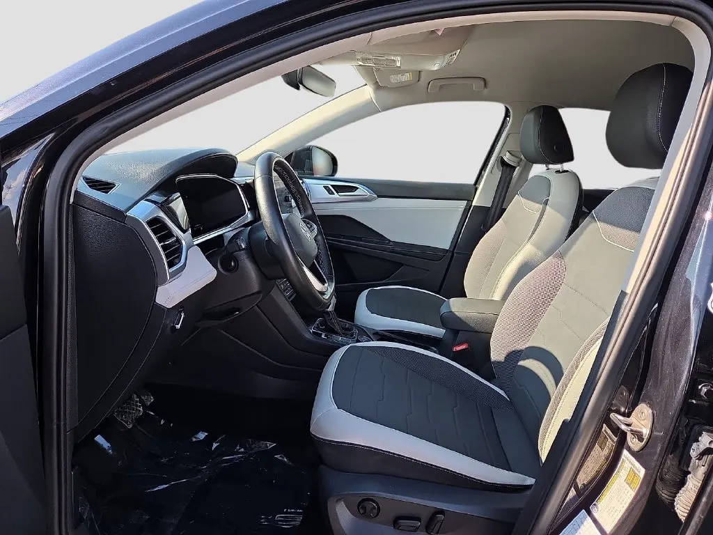 Volkswagen Taos photo 19
