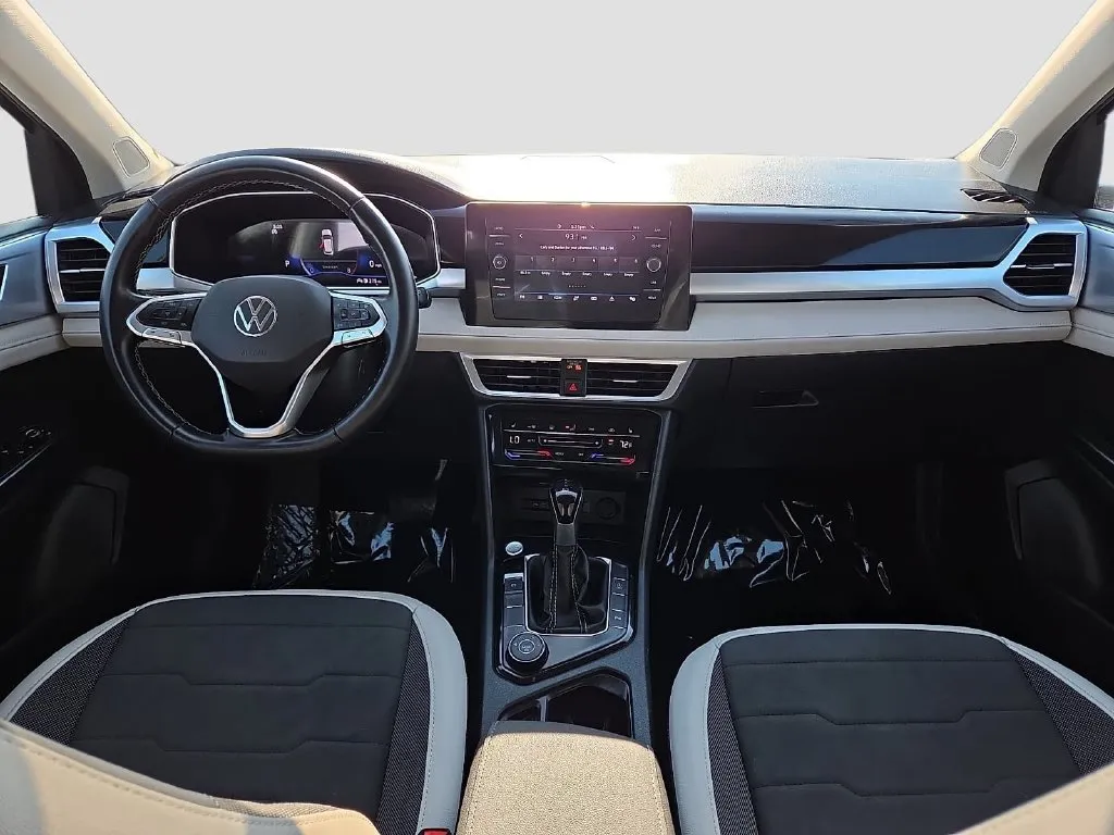Volkswagen Taos photo 15
