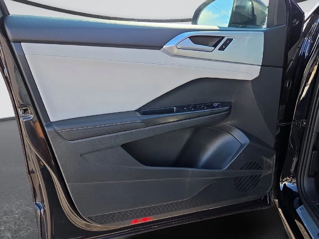 Volkswagen Taos photo 16
