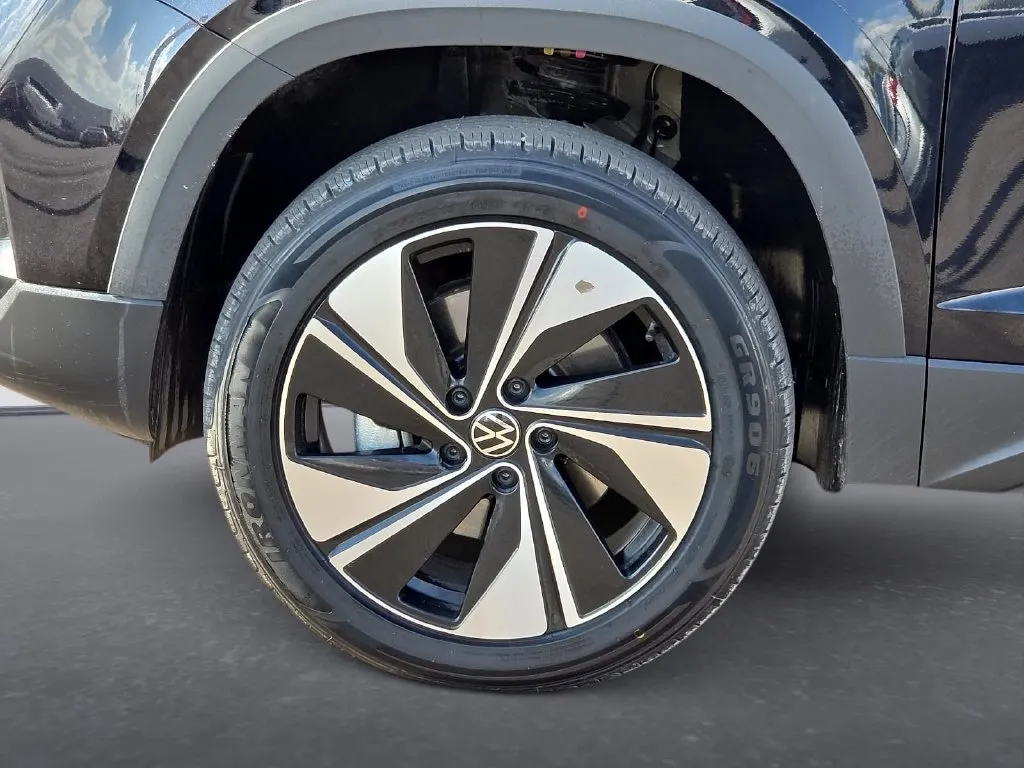 Volkswagen Taos photo 9