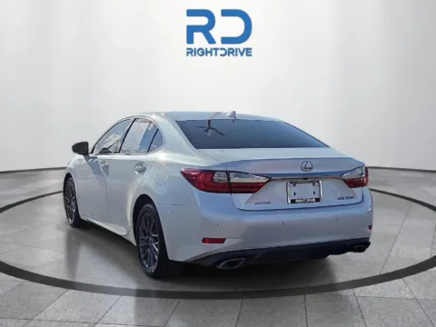 More photos of 2018 Lexus ES 350 at RightDrive - 7320 Alameda, TX