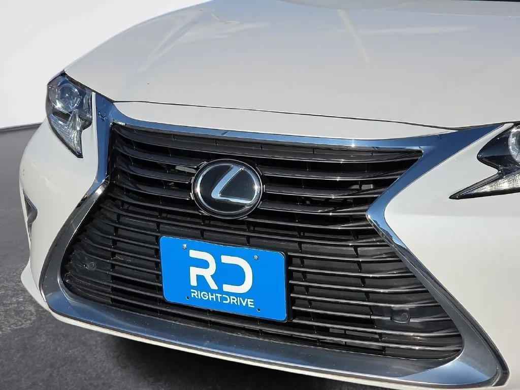 Lexus ES photo 7
