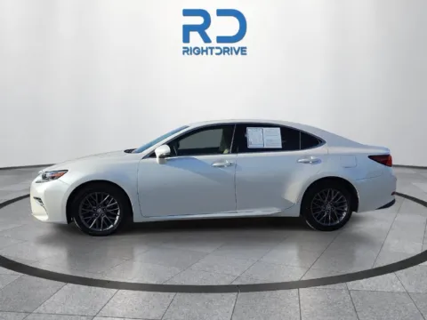 More photos of 2018 Lexus ES 350 at RightDrive - 7320 Alameda, TX