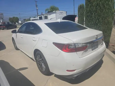 More photos of 2018 Lexus ES 350 at RightDrive - 7320 Alameda, TX