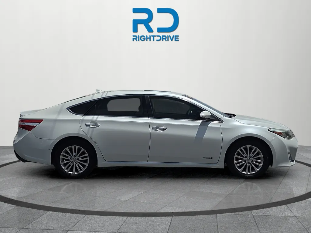 Toyota Avalon photo 2