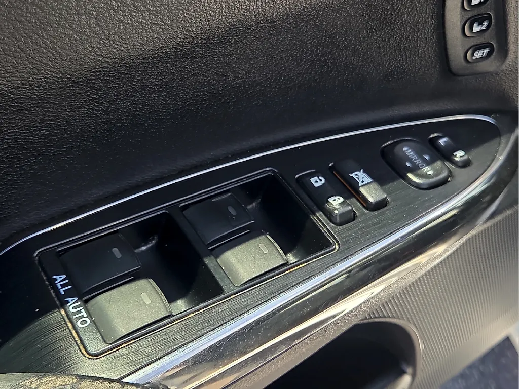 Toyota Avalon photo 17