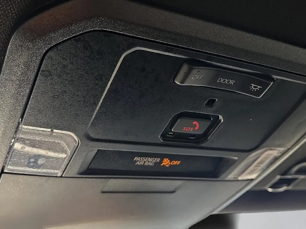 Toyota Tacoma photo 18