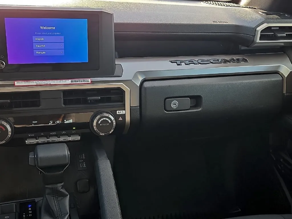 Toyota Tacoma photo 14