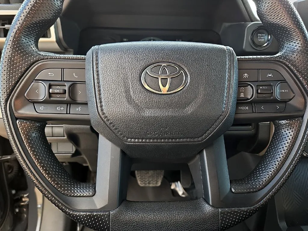 Toyota Tacoma photo 24
