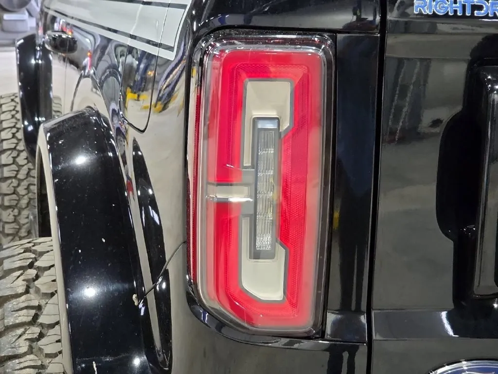 Ford Bronco photo 11