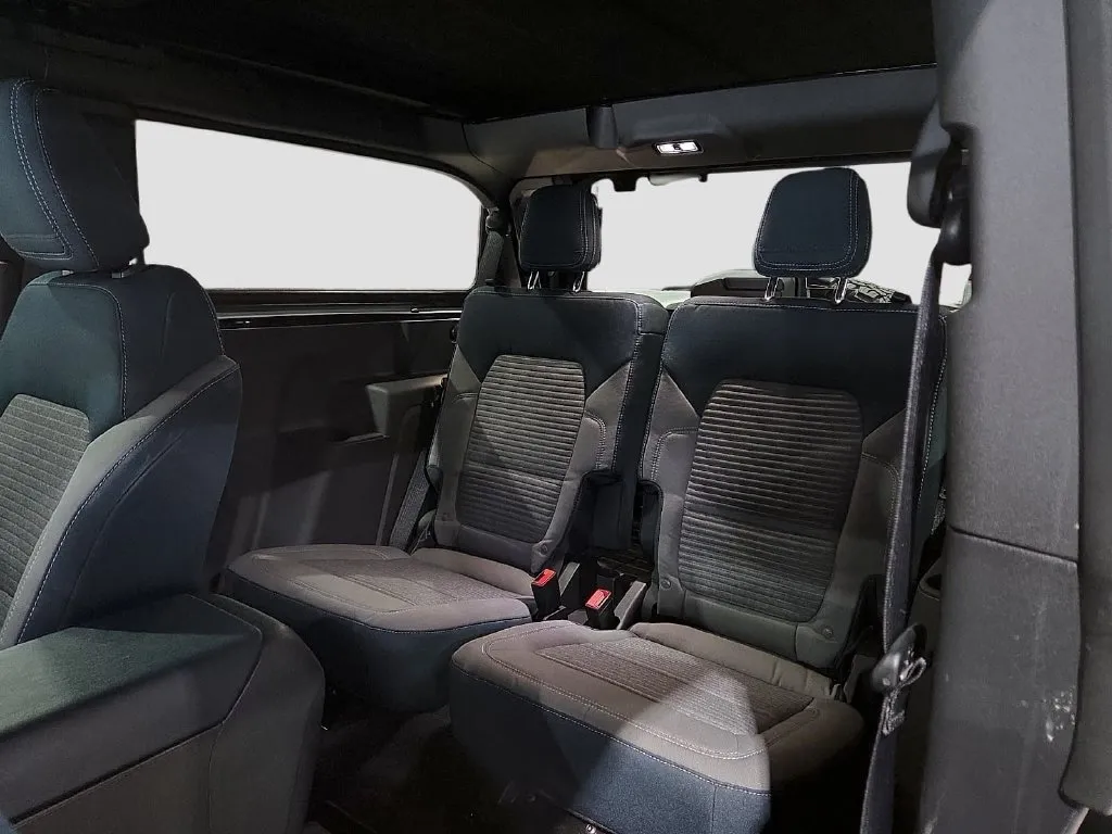 Ford Bronco photo 14