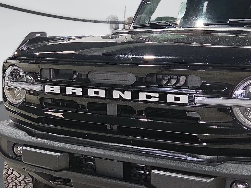 Ford Bronco photo 7