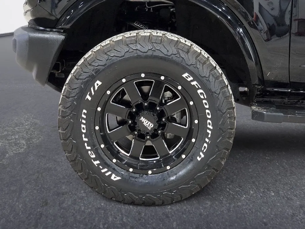 Ford Bronco photo 9