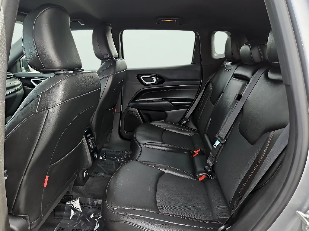 Jeep Compass photo 13