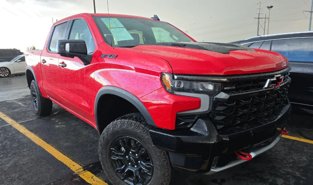 Chevrolet Silverado photo 4