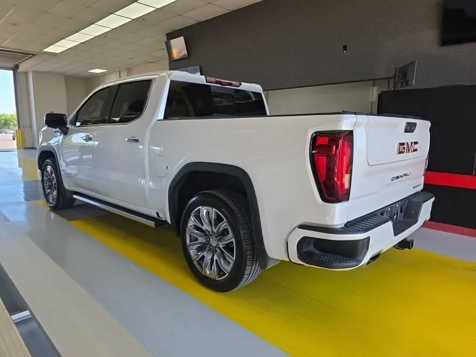 GMC Sierra photo 3