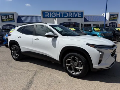 White 2024 Chevrolet Trax LT for sale in El Paso, TX