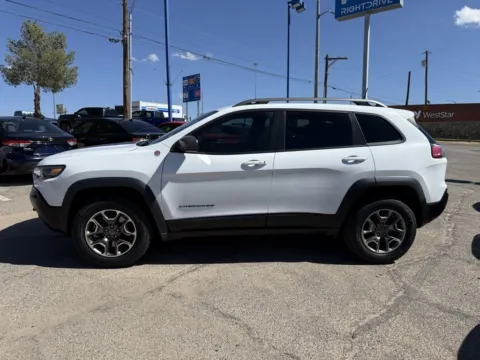 More photos of 2021 Jeep Cherokee Trailhawk at RightDrive - 7320 Alameda, TX
