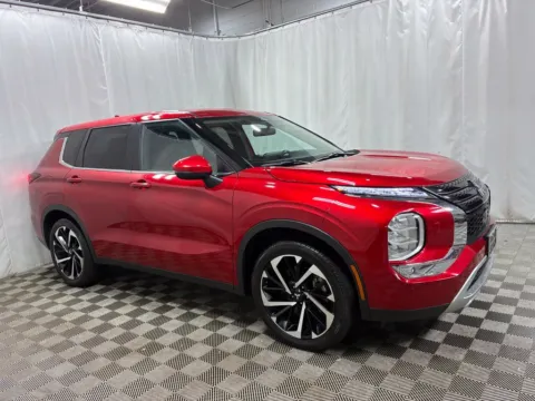 Photos of 2024 Mitsubishi Outlander SE for sale in Countryside, IL at Countryside Mitsubishi