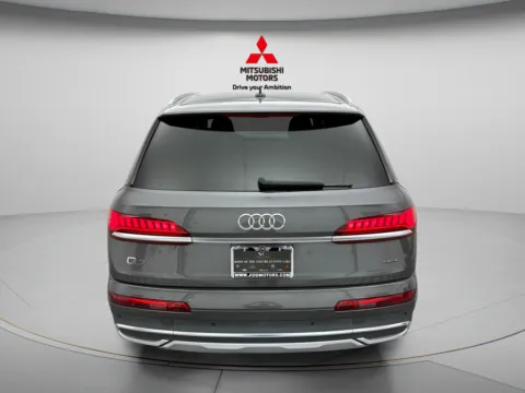 More photos of 2023 Audi Q7 45 Premium at Countryside Mitsubishi, IL