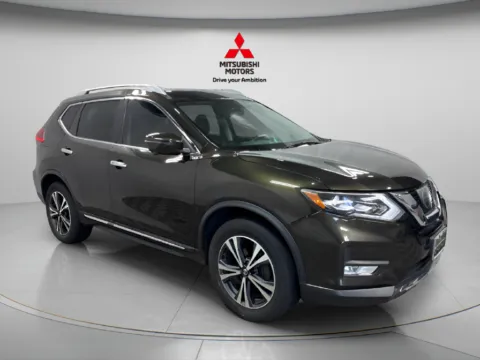 Photos of 2017 Nissan Rogue SL for sale in Countryside, IL at Countryside Mitsubishi