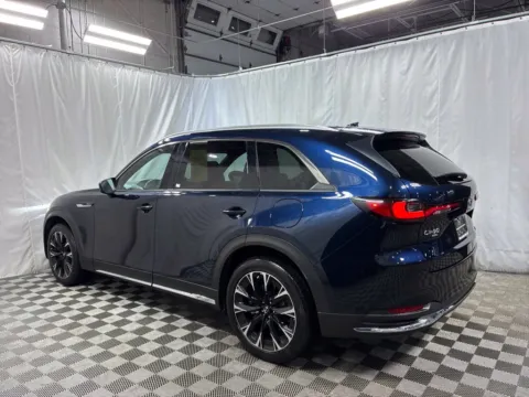 More photos of 2024 Mazda CX-90 PHEV Premium Plus at Countryside Mitsubishi, IL