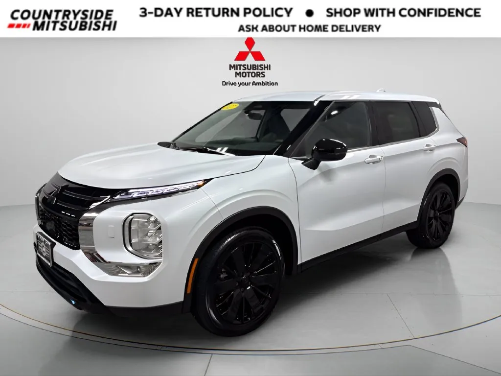 White 2026 Mitsubishi Outlander LE for sale in Countryside, IL