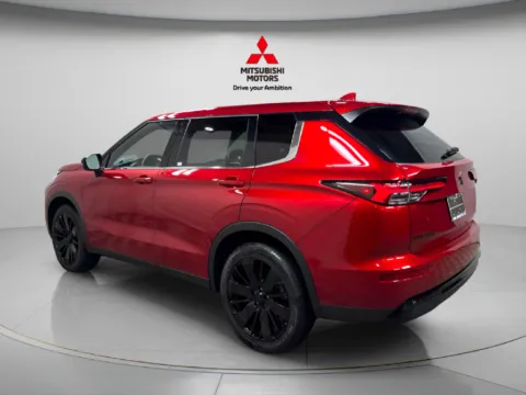 More photos of 2026 Mitsubishi Outlander LE at Countryside Mitsubishi, IL