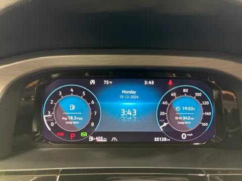 More photos of 2025 Volkswagen Atlas Cross Sport 2.0T SE w/Technology at Countryside Mitsubishi, IL