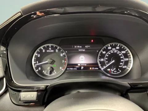 More photos of 2024 INFINITI QX60 PURE at Countryside Mitsubishi, IL
