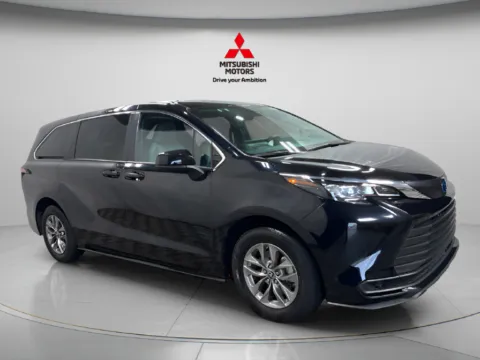 Photos of 2025 Toyota Sienna LE for sale in Countryside, IL at Countryside Mitsubishi