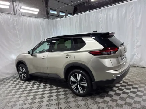 More photos of 2024 Nissan Rogue SL at Countryside Mitsubishi, IL