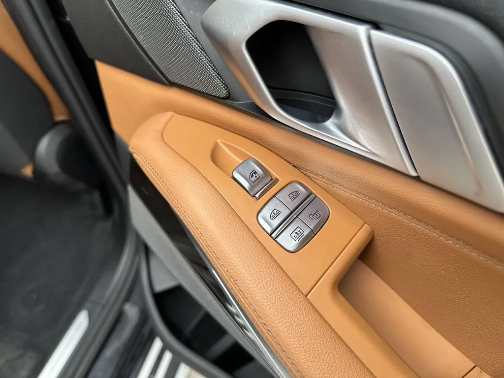 BMW X7 photo 24